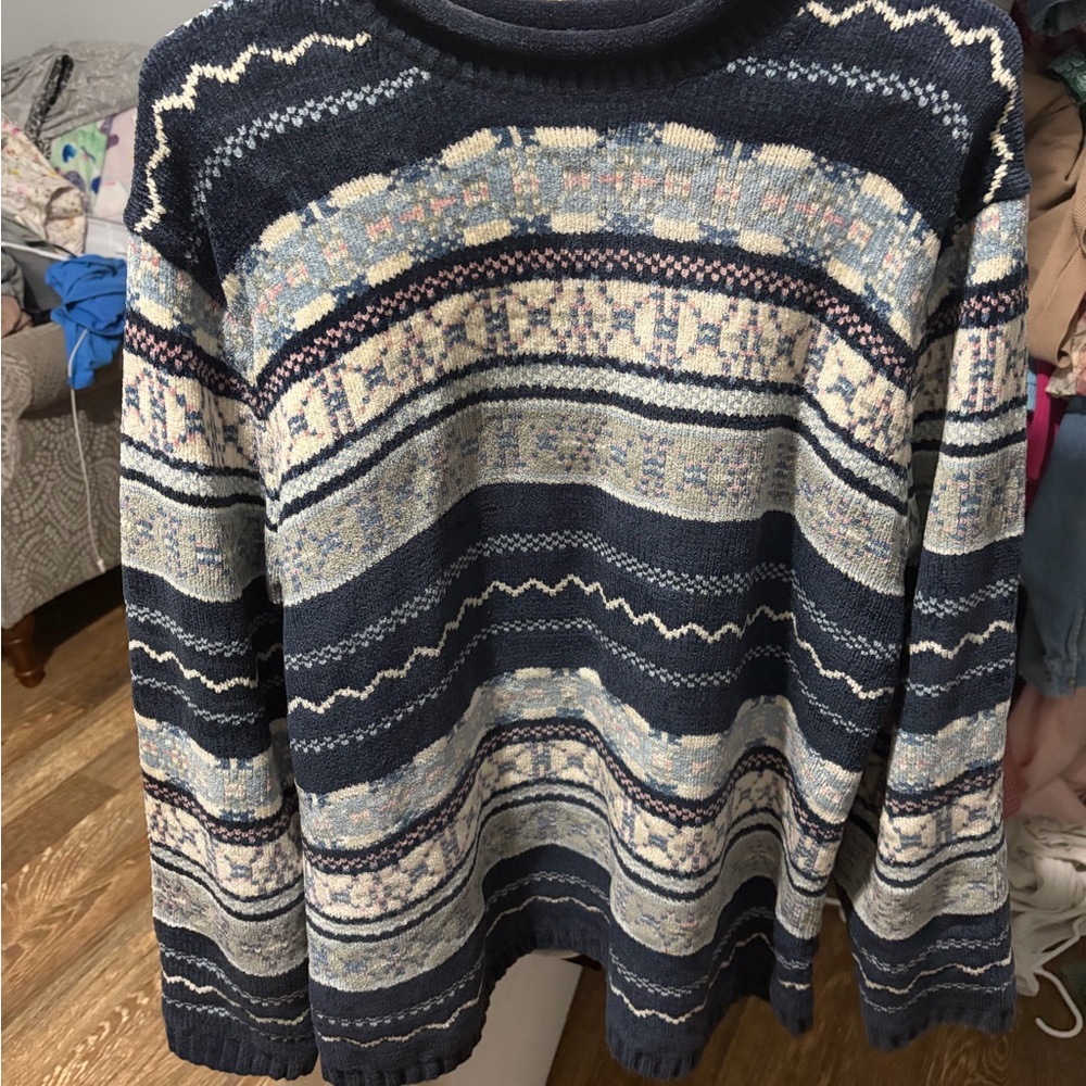 VINTAGE Navy Patterned Crewneck Sweater
